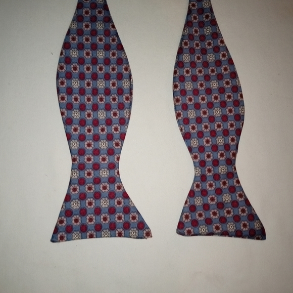 BOWTIE AUTHENTIC VINTAGE 💯%SILK - Picture 1 of 9